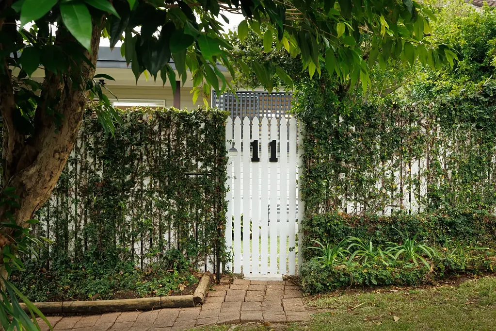 11 Balmore Street, Indooroopilly, QLD 4068
