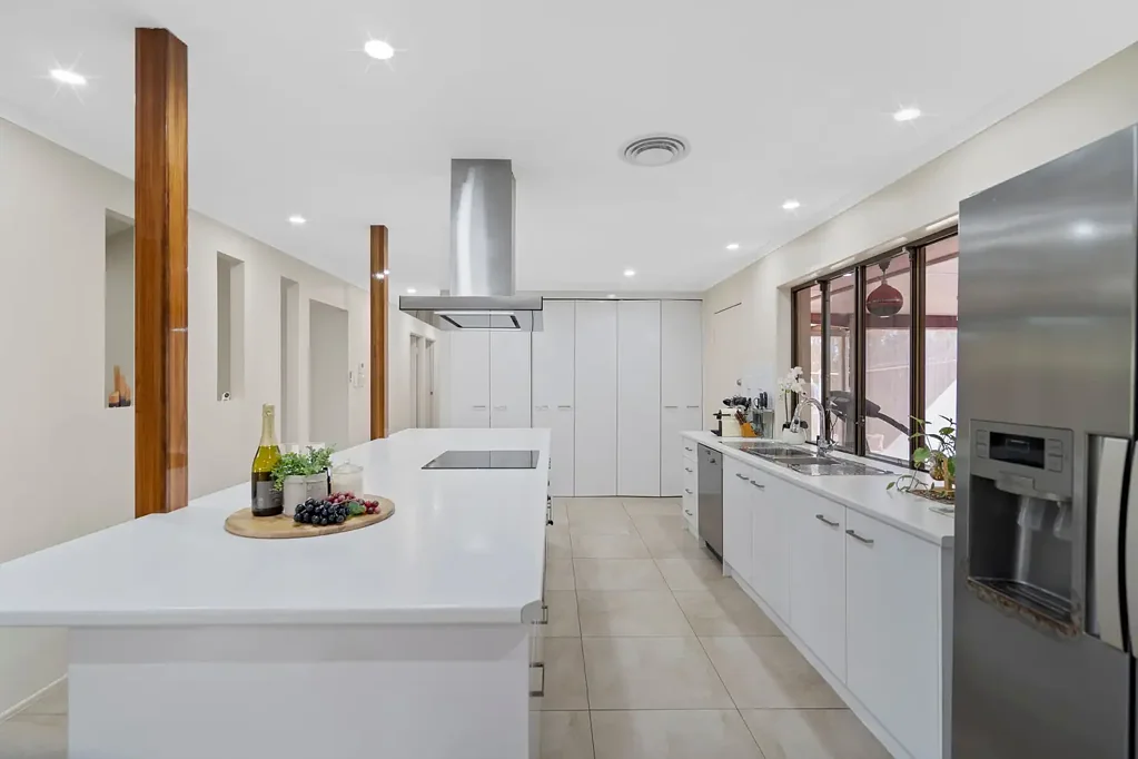 10 Blackthorn Crescent, Shailer Park, QLD 4128