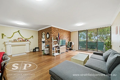 Strathfield 3Zimmer Spacious North-Facing Full-Brick Apartment with Endless Potential