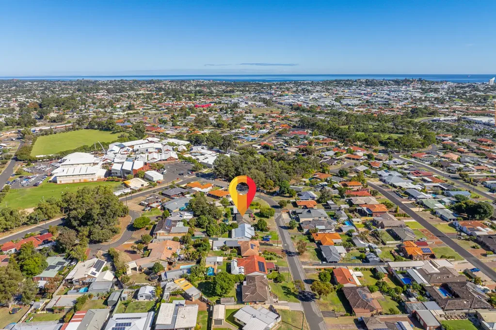 East Bunbury 3कमरा East Bunbury Home on Large Block