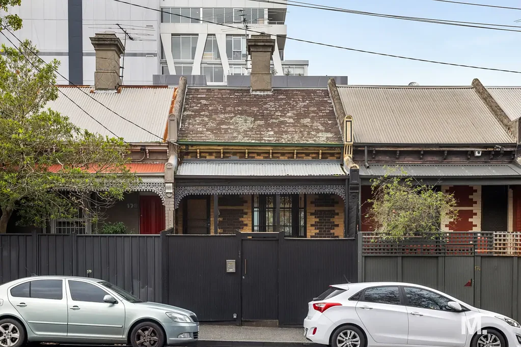 North Melbourne 2غرفة نوم VICTORIAN CHARM. CONTEMPORARY LIVING.