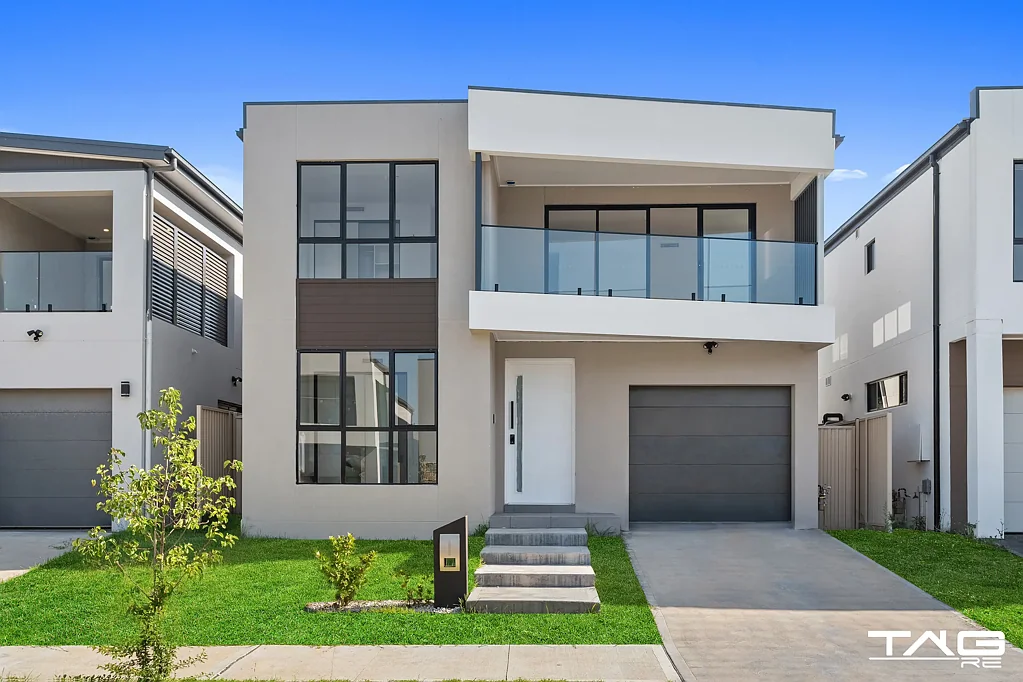 Colebee 4 Bedroom PRIME LOCATION!