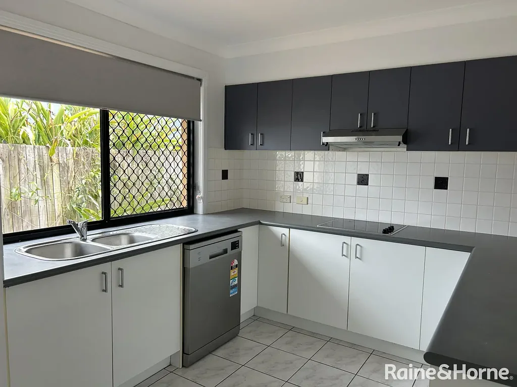 RENOVATED FAMILY HOME IN QUIET LOCATION (BREAK LEASE)
