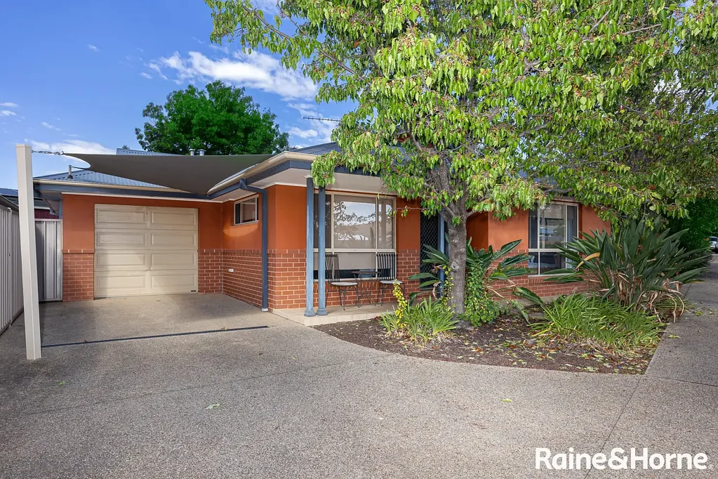 2/5 Barton Avenue, Lloyd, NSW 2650