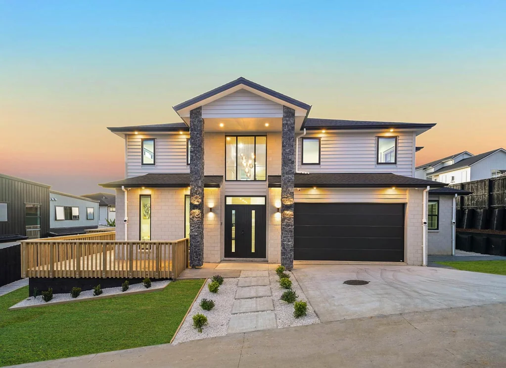 Flat Bush 6બેડરૂમ A Masterpiece of Modern Living: Smart and Sleek!