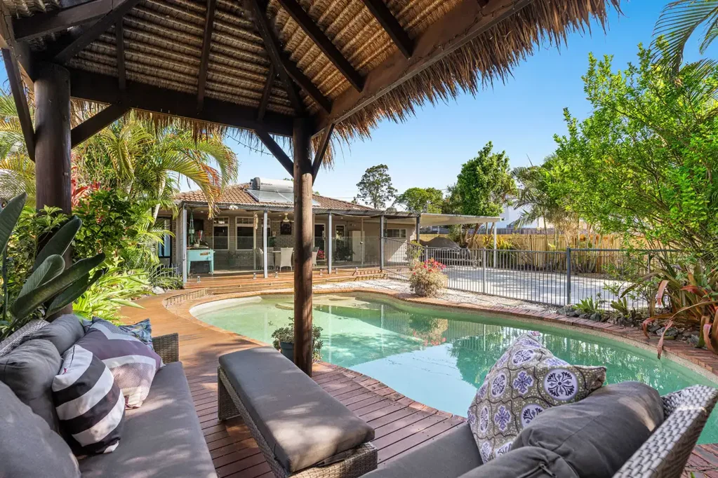 Birkdale 3 Slaapkamer Bayside Family Living with Pool and Space to Entertain