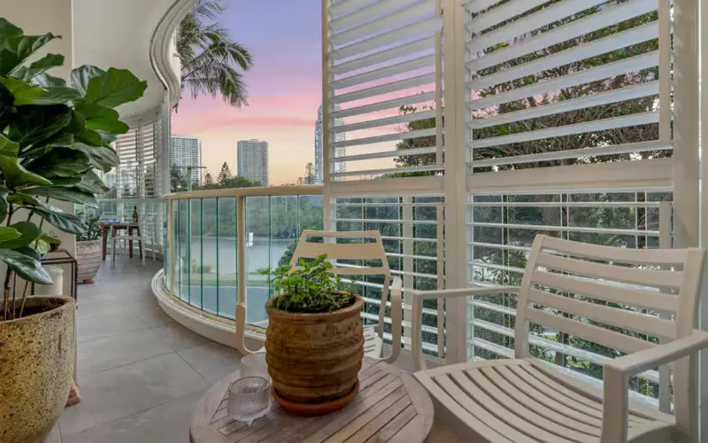 Main Beach 3房  A Home Designed Around the View