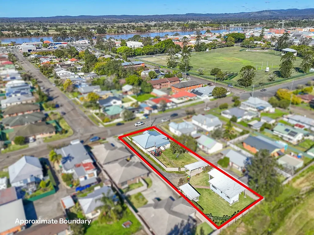 Taree 6ਬੈੱਡਰੂਮ 1385sqm Dual-Income Opportunity | House + Modern Granny Flat Returning $830/Week
