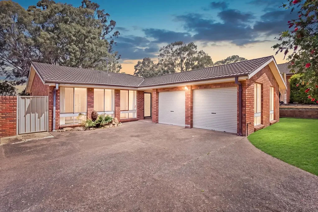 Prospect 4房 位于 Prospect 黄金地段的拆除重建或翻新机会 Knock-Down or Renovation Opportunity in a Prime Prospect Location