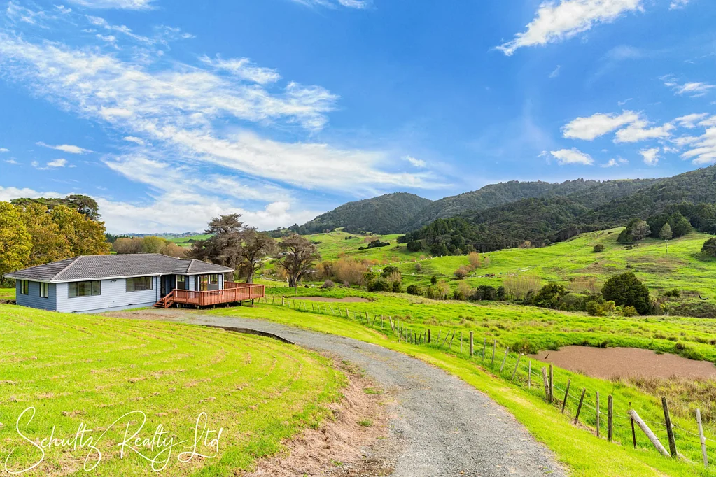 Maungaturoto 3 Bedroom Lifestyle Living on Mountain Road