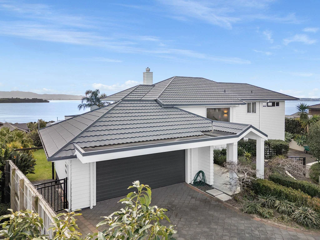 Omokoroa 3Zimmer Renovated Home - Incredible Views!!