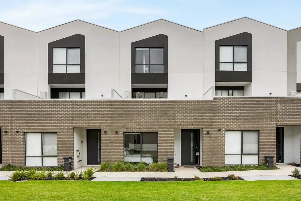 7 Tomkins Walk, Sydenham, VIC 3037