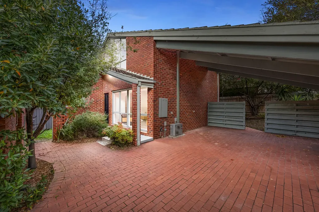 Brighton East 3 Bedroom Secluded Garden Sanctuary in Prime Position