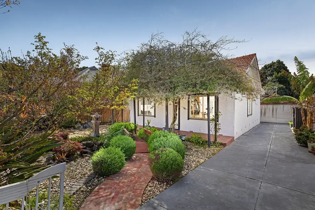 Ascot Vale 4Kwarto Zen-sational Living Awaits (Land 590m2 approx.)