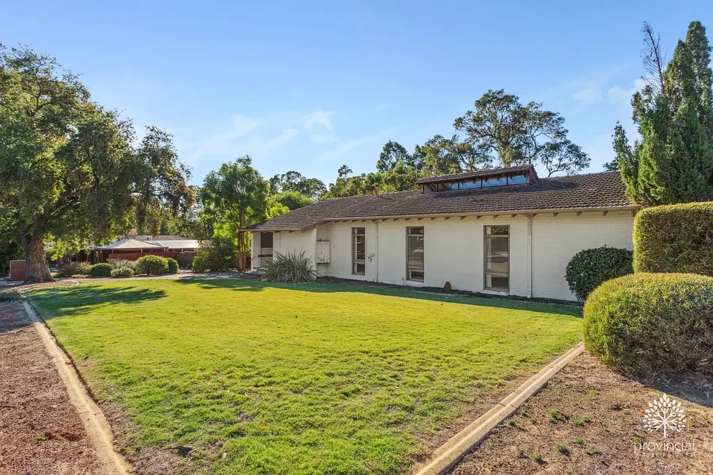 24 Heslop Road, Lesmurdie, WA 6076