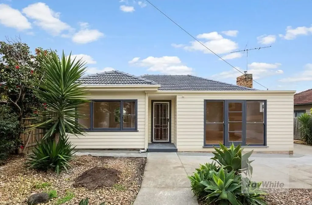 RECENTLY RENOVATED DELIGHT!