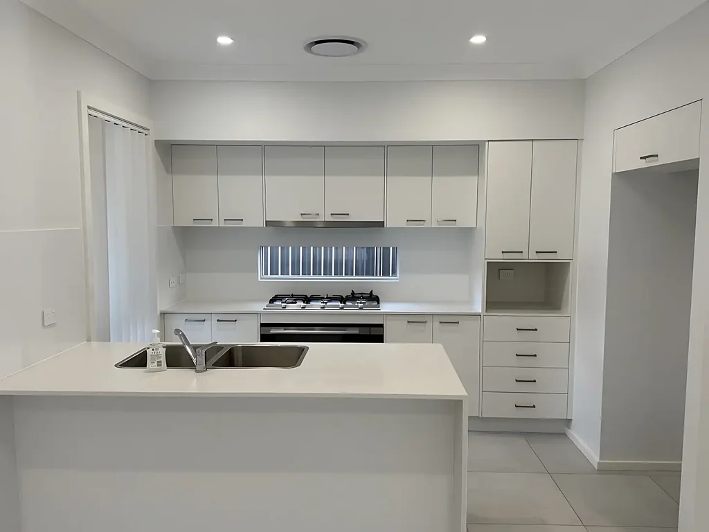 3-Bedroom Home Plus Study Room for Rent in Austral NSW