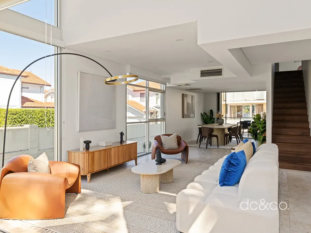 Mortlake 3Kwarto Refined courtyard living in a prime waterside setting