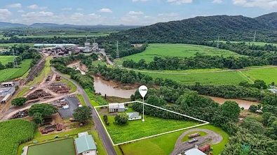 South Johnstone 3 Bedroom OFFERS OVER $450,000 - QUEENSLANDER 2 Acres + 20x20 mtr Large Shed + River Views!