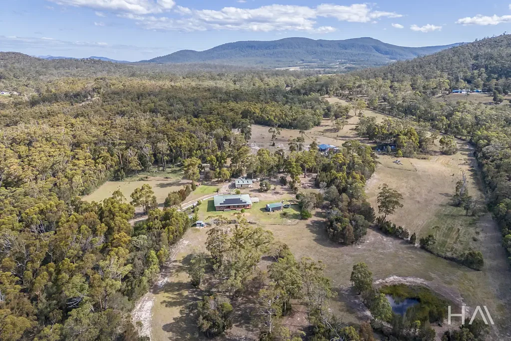 Bicheno 4ਬੈੱਡਰੂਮ Rare Tasmanian Lifestyle Retreat Just Moments from the Coast
