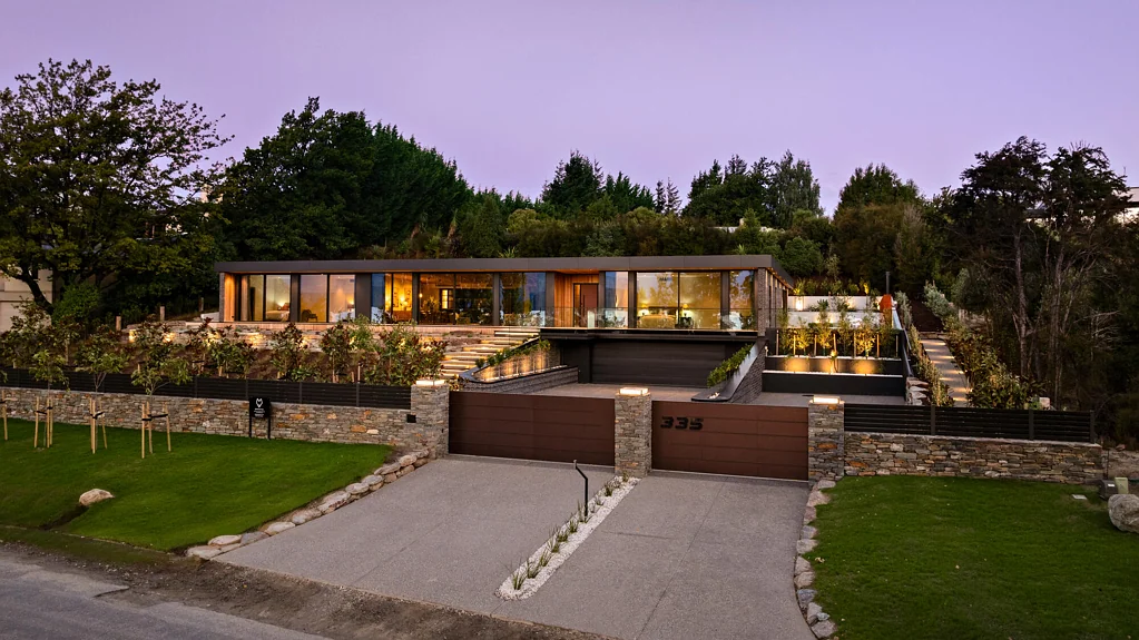 Wanaka 4房  Lakeshore Living - Architectural Masterpiece