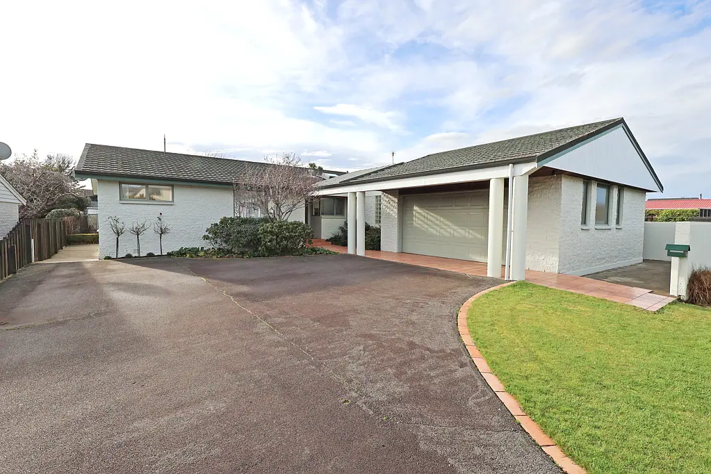 Rosedale 4房  Cream of the Crop on Cruickshank Crescent!