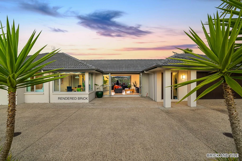 Wainui 4 Bedroom Brick & Tile Lifestyle Beauty In Wainui