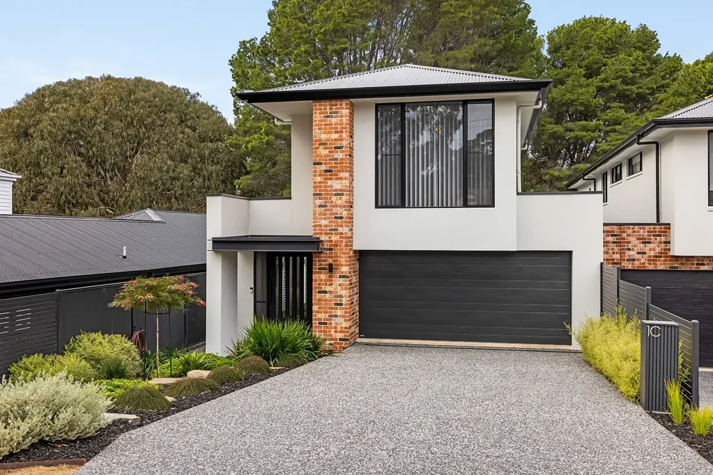 Flagstaff Hill 4房  A Bespoke, Custom Built Family Sanctuary of Style, Space & Serenity.