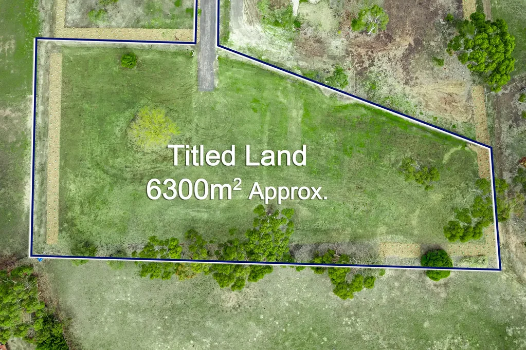Bannockburn EXPANSIVE LANDHOLDING, NORTH FACING YARD, MATURE TREES IN QUIET STREET - WITH
UPGRADED POWER
