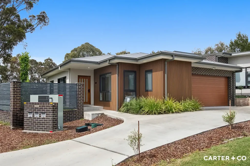 1/8 Hibbins Place, Latham, ACT 2615