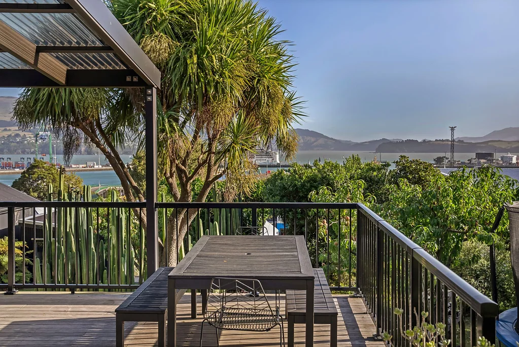 Lyttelton 3房  One Property. Multiple Possibilities.