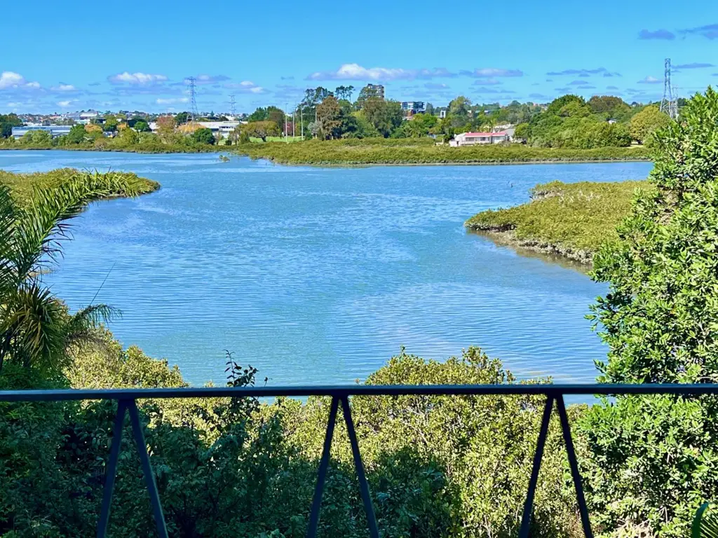 Avondale 6Kwarto Waterfront Lifestyle - Freehold 1163m2 Site