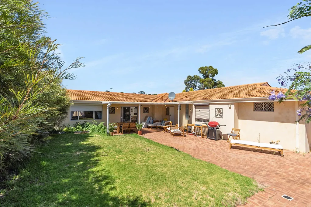 19D Brooks Street, Kalamunda, WA 6076