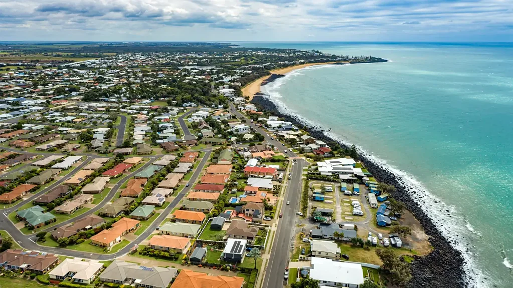 Bargara 5 Slaapkamer RARE DUAL LIVING -  ARCHITECT DESIGNED HOME WITH OCEAN VIEWS