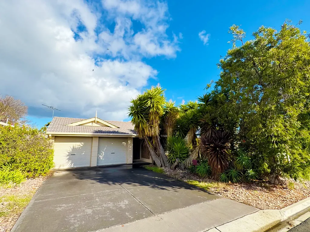 Attractive Courtyard In Excellent Location