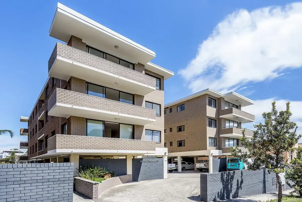 Modern Renovated Apartment With Parking At Coogee Beach