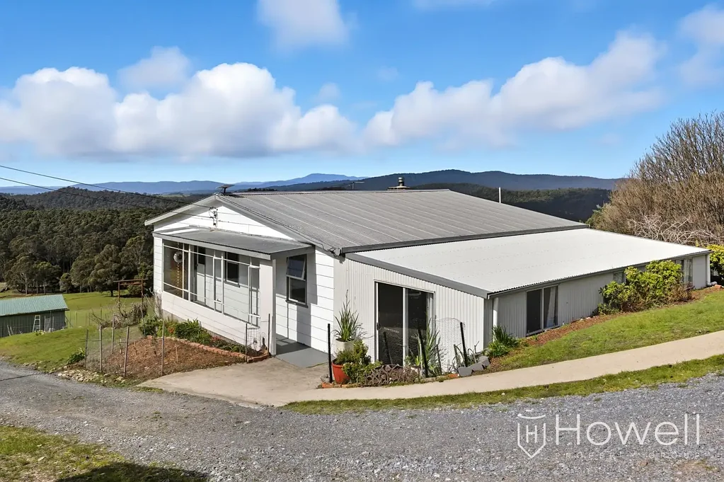 Frankford  Outstanding lifestyle holding in the Tamar Valley – approx. 100 acres.