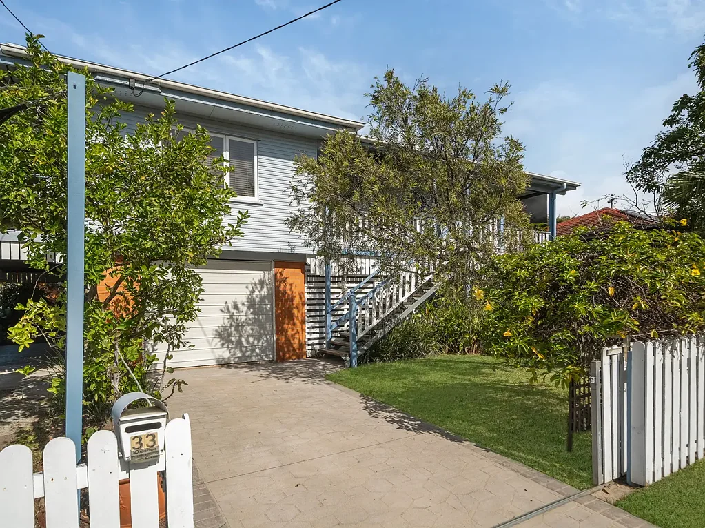 Margate 3غرفة نوم Beautifully Maintained Character Home with Dual Living Potential