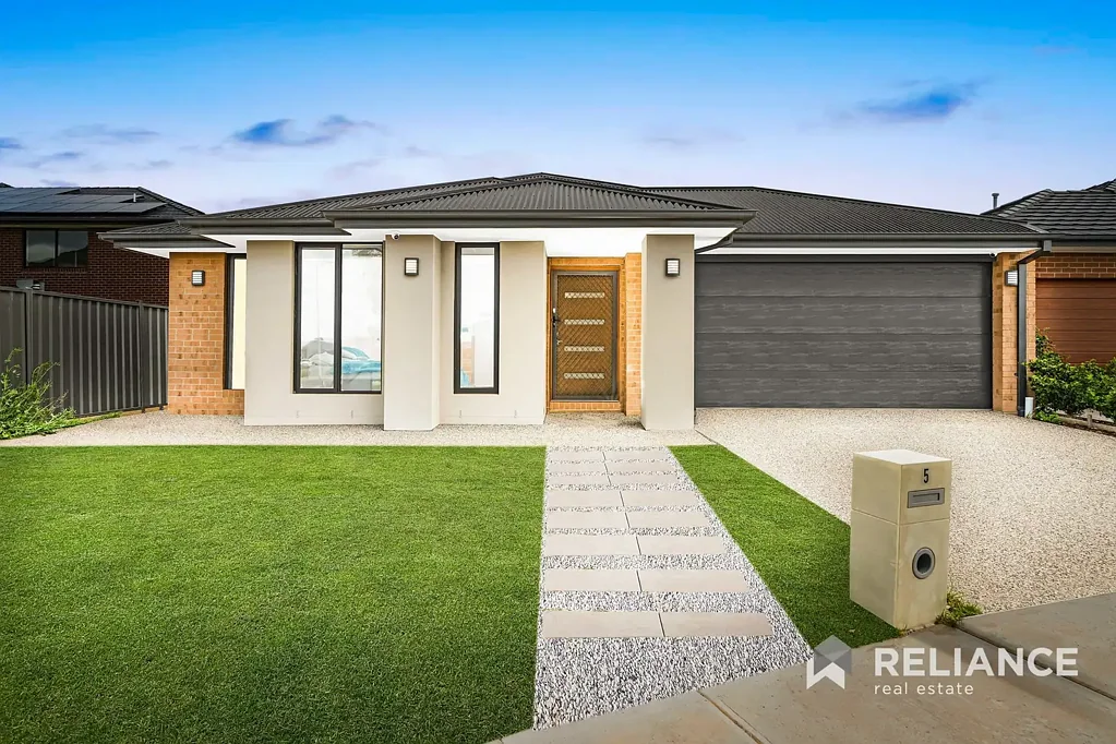 Werribee 4침실 ✨ Henley-Built Family Comfort in a Prime Werribee Location! ✨