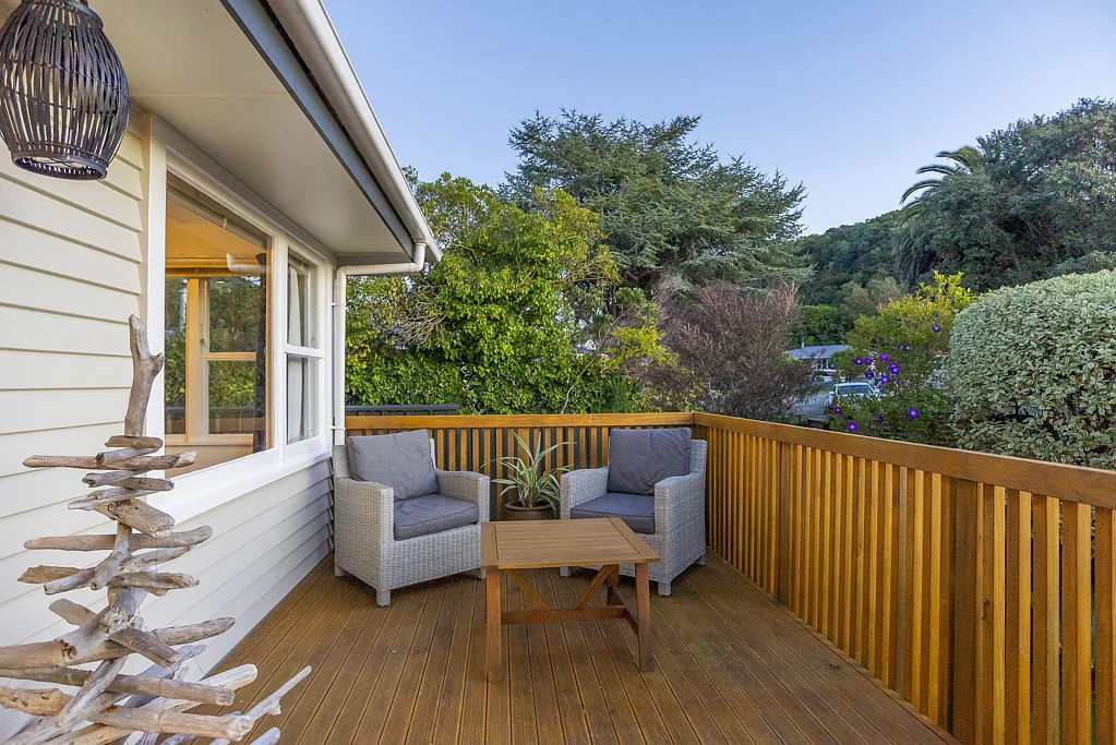 Paraparaumu 3 Bedroom Cosy Weatherboard Cracker