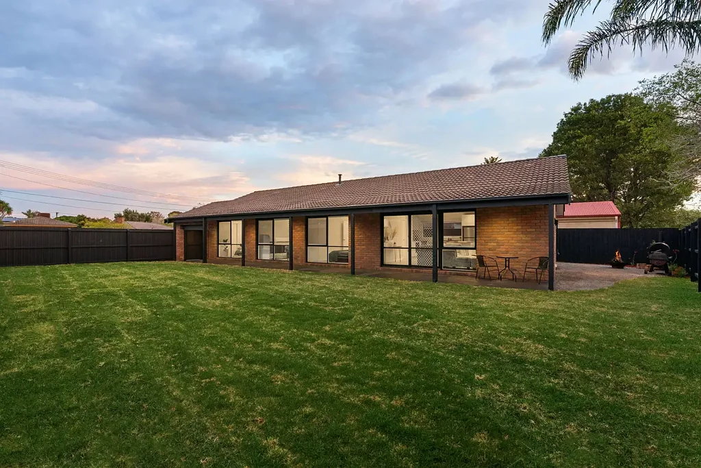 Carrum Downs 3침실 Refined Courtside Living!