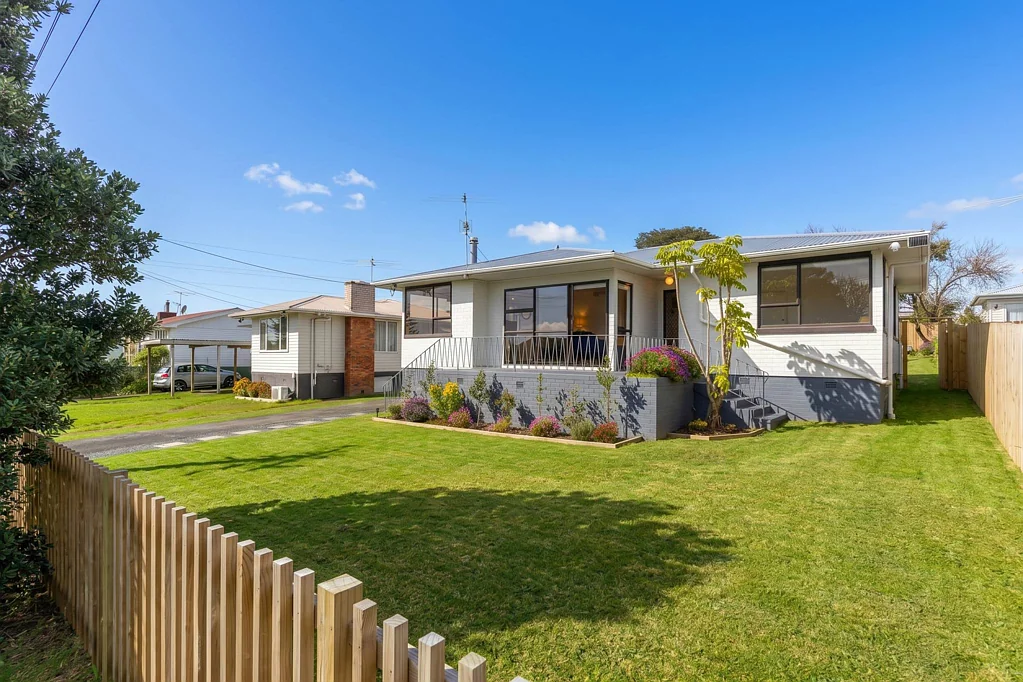 Kelston 3 Bedroom Home + Land = Opportunity!