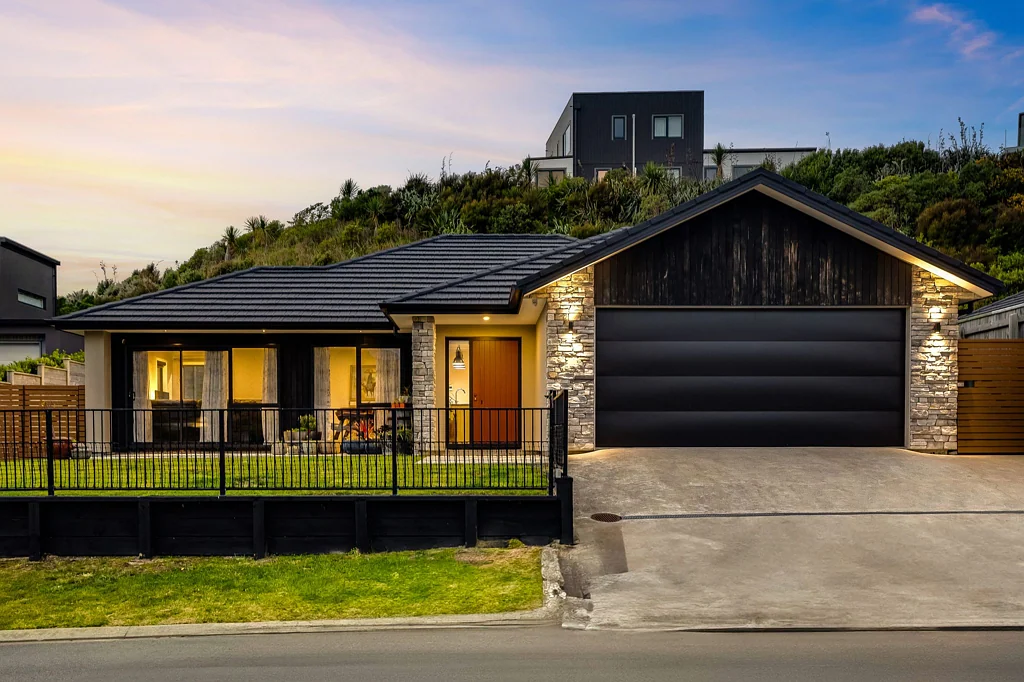 Aotea 4غرفة نوم Modern Single Level Living! AUCTION
