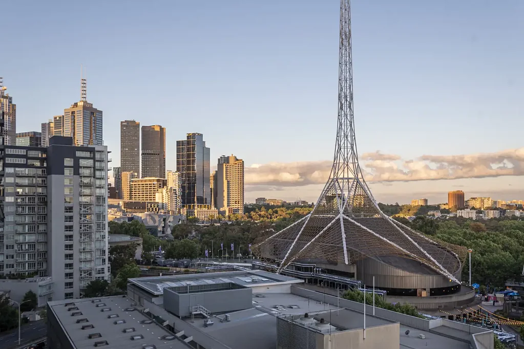Southbank 2 Bedroom LUXURIOUS, IMMACULATE, + WATER VIEW