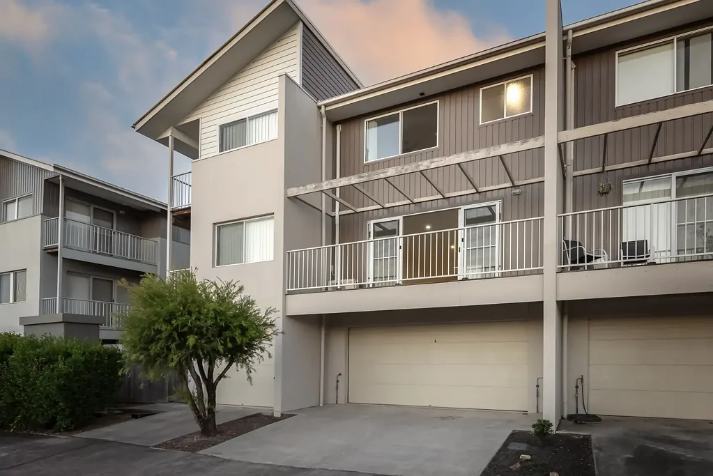 Pimpama 3બેડરૂમ Immaculate, Modern & Vacant
