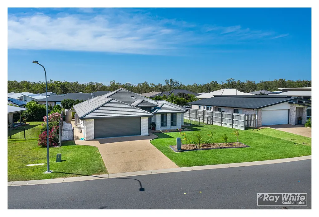 6 Mistletoe Avenue, Norman Gardens, QLD 4701