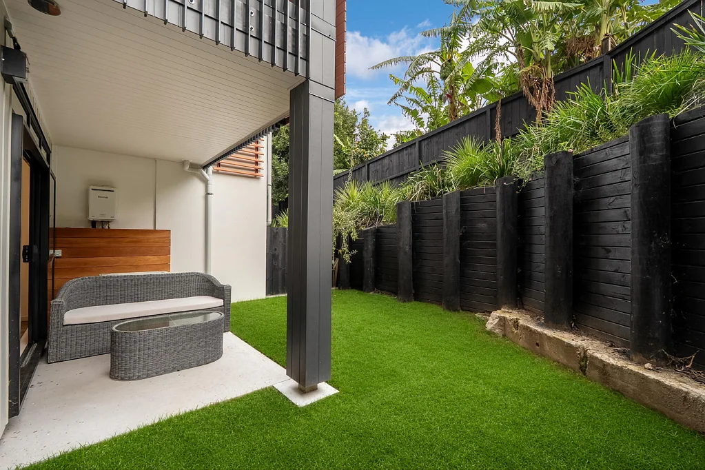 Ellerslie 3غرفة نوم Final courtyard apartment | Exceptional value