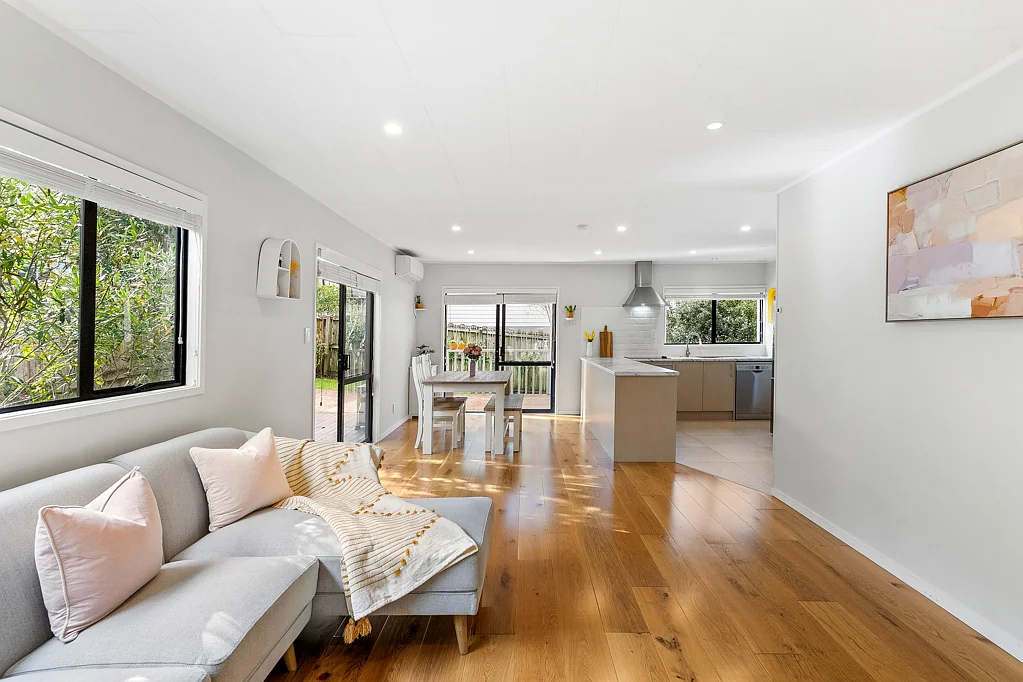 Totara Vale 3ห้องนอน A Perfect Starter - Sunny, Spacious & Secure!