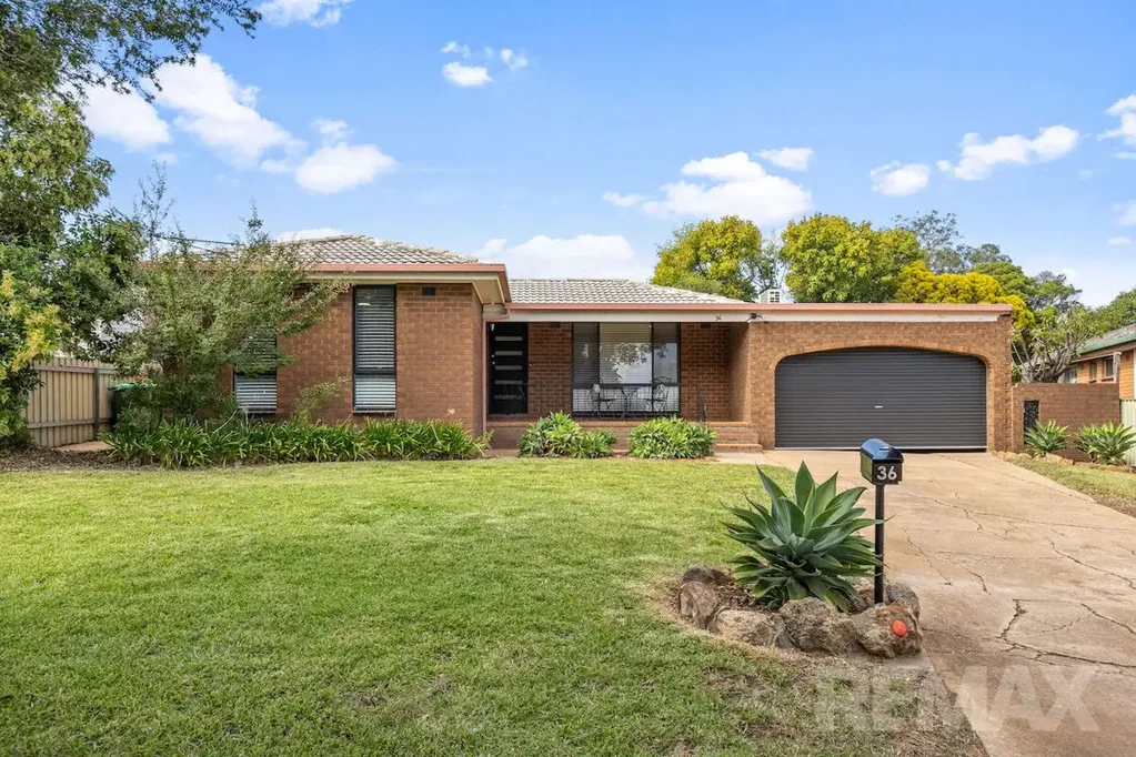 36 Cobb Street, Tolland, NSW 2650