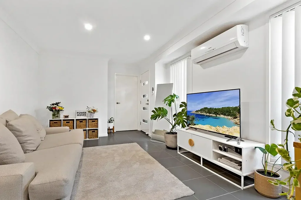 Private & Low-Maintenance Living in Park Ridge!
